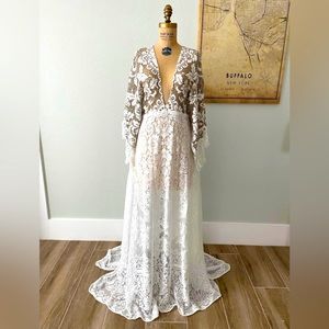Vintage lace wedding dress